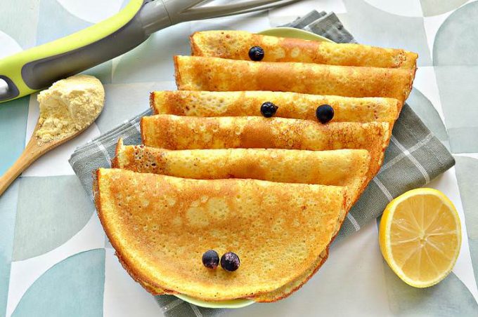 Млинці на кукурудзяному борошні з молоком