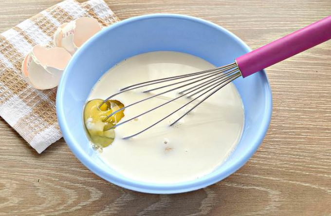 Млинці на кукурудзяному борошні з молоком