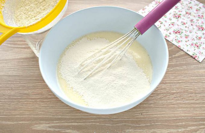 Млинці на сметані та молоці