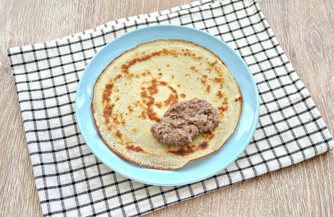 Млинці з ліверною ковбасою