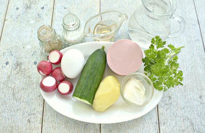 Окрошка з ковбасою (на оцті)