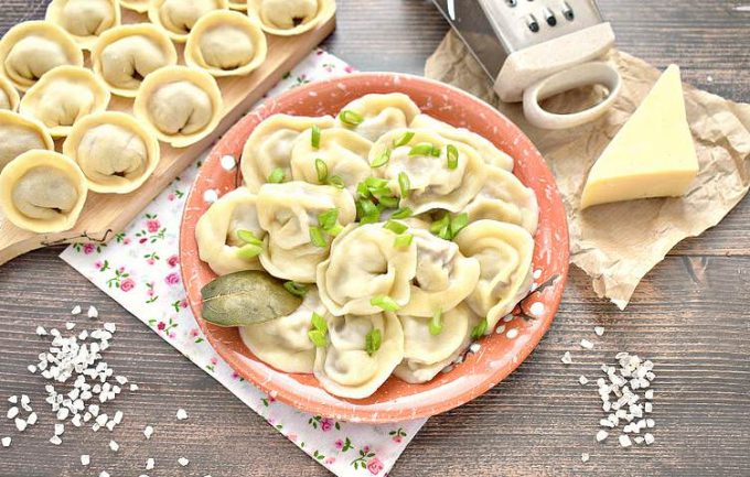 Пельмені з мясом та сиром