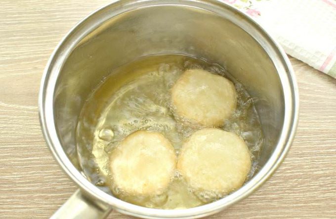 Пончики з листкового тіста