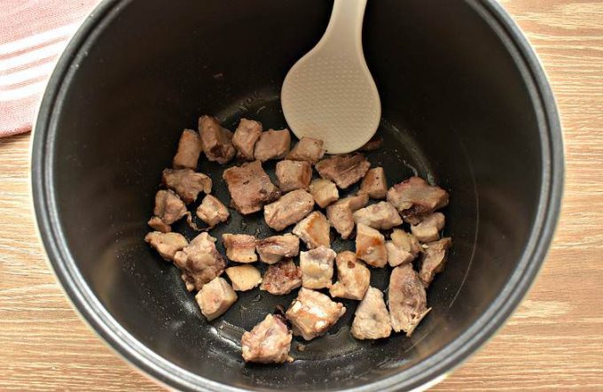 Рисовий суп з мясом у мультиварці
