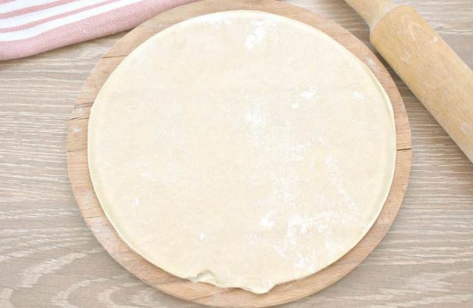 Рогаліки з листкового тіста з яблуками