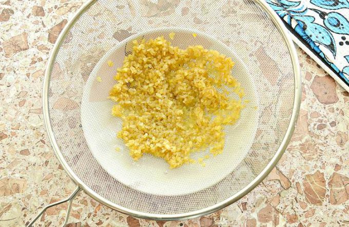 Розсольник на мясному бульйоні з булгуром