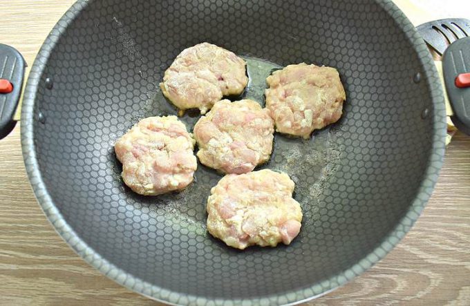 Рубані котлети з курячої грудки