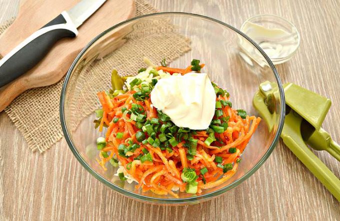 Салат Лисичка з куркою та морквою по-корейськи