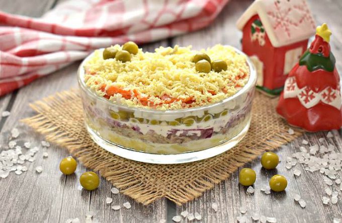 Салат Мімоза із зеленим горошком