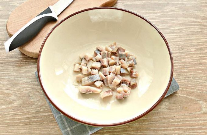 Салат з буряком, оселедцем та маринованою цибулею