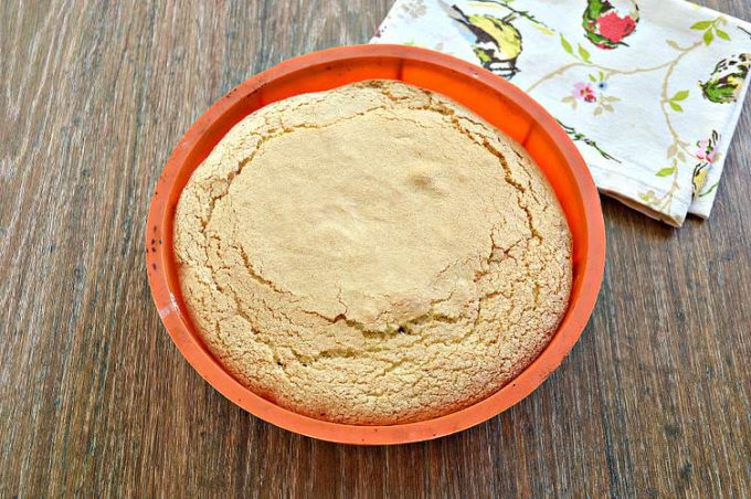 Шарлотка зі сливами у духовці