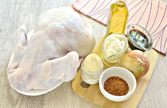 Шашлик з курки в майонезі на деку