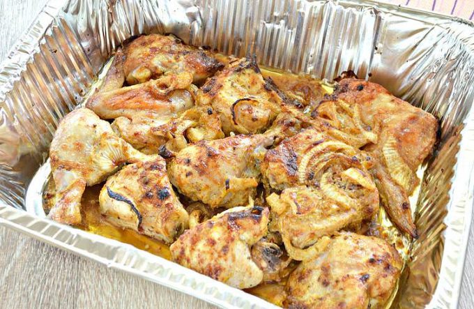 Шашлик з курки в майонезі на деку