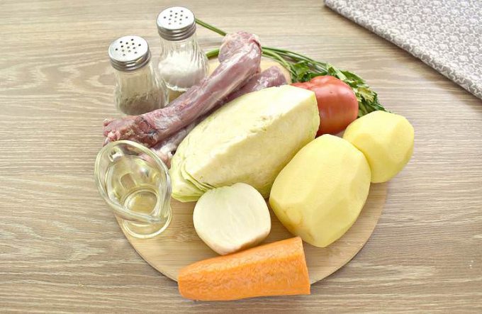 Щи зі свіжою капустою та качиними шийками
