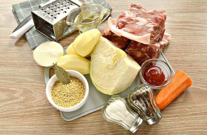 Щи зі свіжою капустою та пшоном