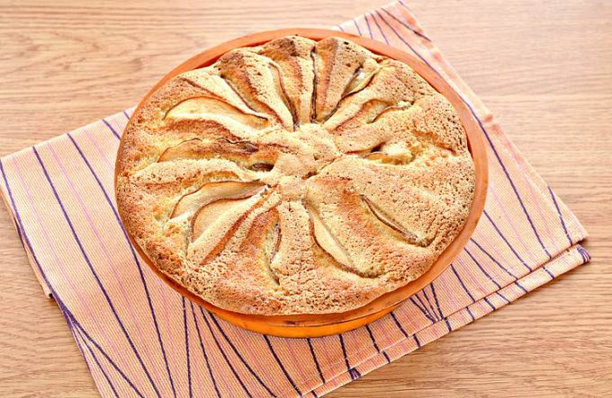 Швидкий грушевий пиріг