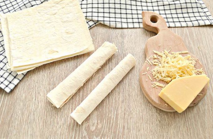Сирні палички з лаваша на сковороді