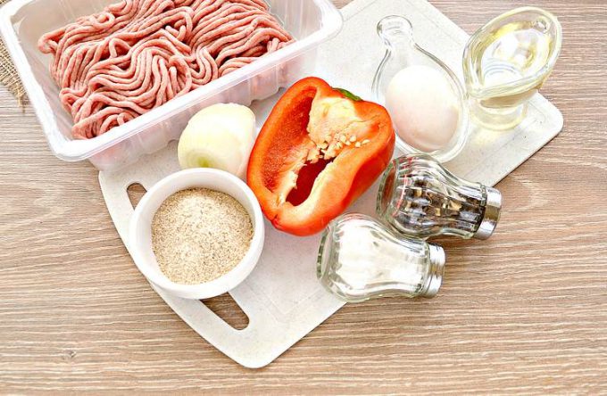Соковиті котлети із мясного фаршу з перцем