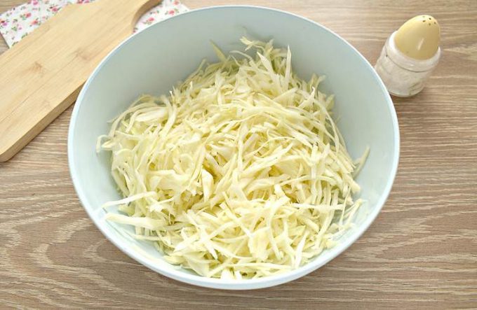 Солянка з капустою та грибами