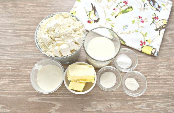 Тісто для курника на сметані без яєць