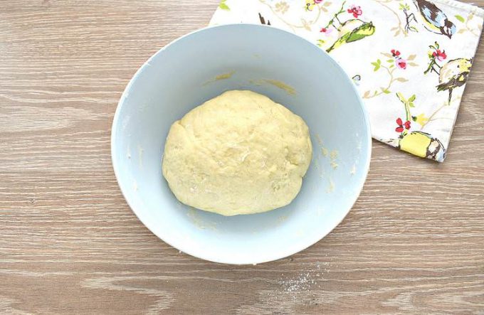 Тісто для курника на сметані без яєць
