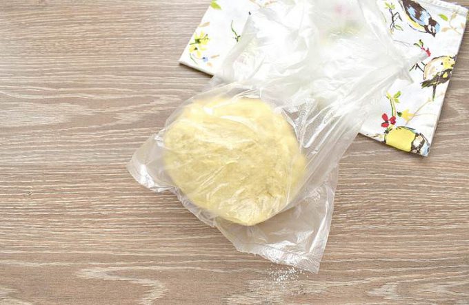 Тісто для курника на сметані без яєць