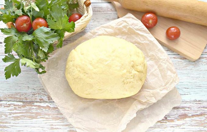 Тісто для курника на сметані без яєць