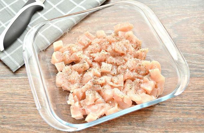 Запіканка з курячого філе з помідорами