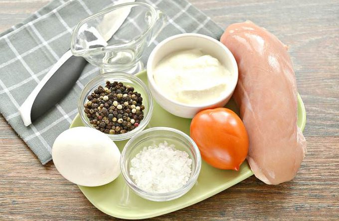 Запіканка з курячого філе з помідорами