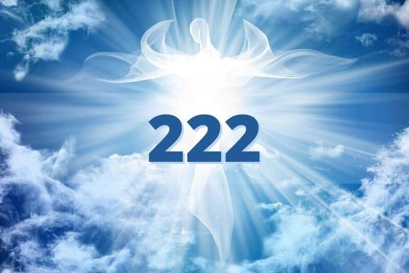 02 22 на годиннику: значення часу в Ангельській нумерології