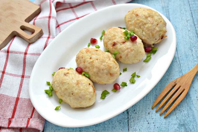 Біточки з курячого філе з рисом у духовці