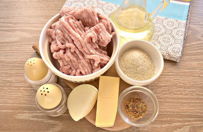 Котлети з мясного фаршу із сиром на сковороді