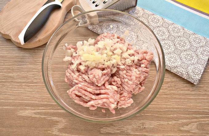 Котлети з мясного фаршу із сиром на сковороді