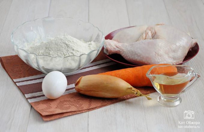 Курячий суп з домашньою локшиною