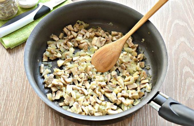 Млинці з грибами та мясом