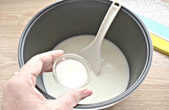 Пшоняна каша з молоком у мультиварці