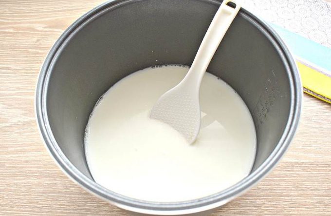 Пшоняна каша з молоком у мультиварці