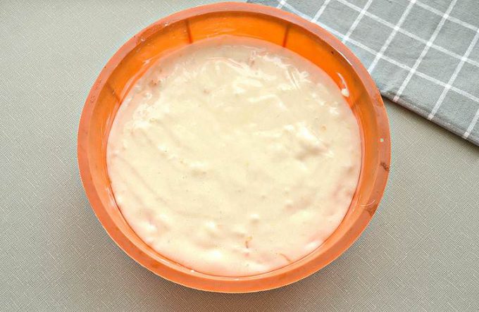 Шарлотка з мандаринами та лимоном