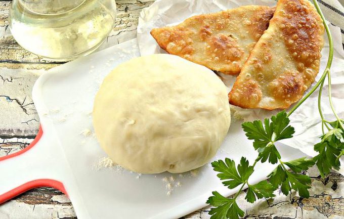 Заварне тісто без яєць для чебуреків