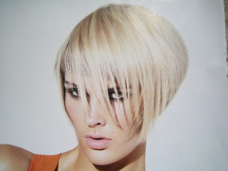 Каре на світле волосся: види, правила вибору та особливості догляду